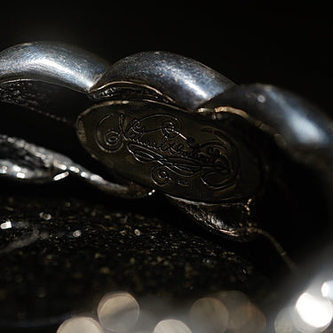 【NATURAL INSTINCT】<br>"TWIST ANGLE"バングル (NI-B-01)