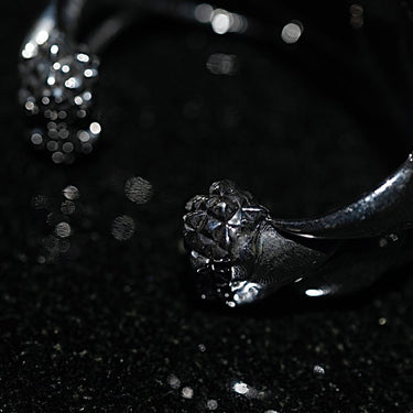 即納在庫有り<br>【NATURAL INSTINCT】<br>"ENDLESS KNOT"バングル (NI-B-02)